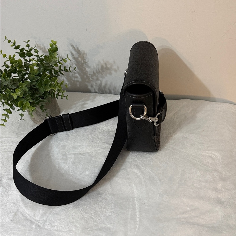 Lucas Crossbody Coach Bag - Picture 9 of 11